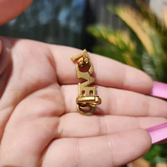 Gucci LOVED Single Ear Cuff Swarovski Crystal Rhinestone Huggie Rainbow Earring - Picture 5 of 11